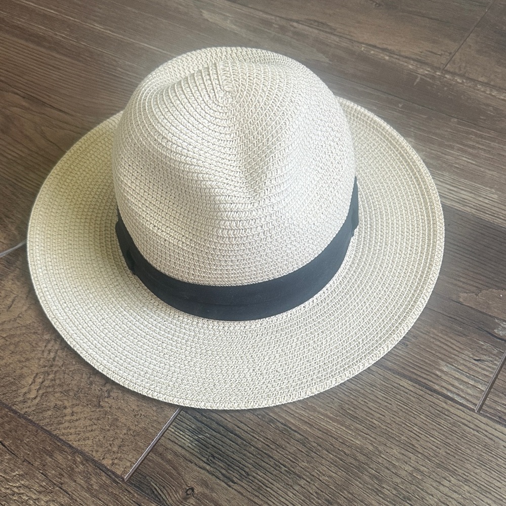 Classic Women's Cream Straw Sun Hat with Black Band